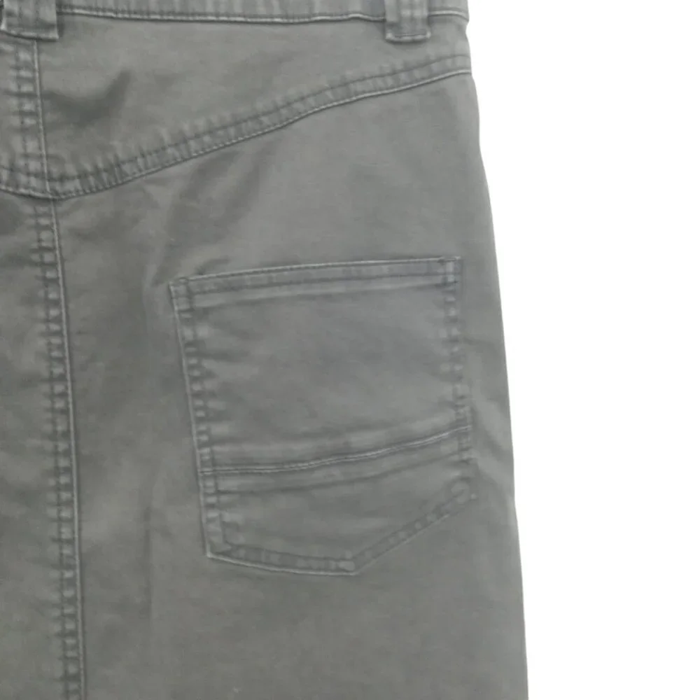Oilily Gray Embroidered Knee Length Boho Skirt Size 38 US 8 Floral Stretch Chino